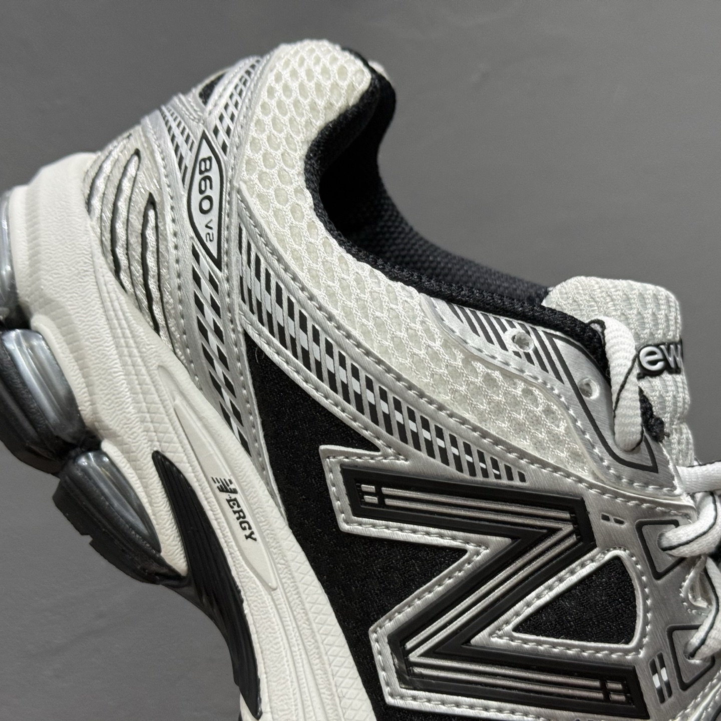 New Balance NB 860V2 防滑耐磨低帮跑步鞋 ML860GB2