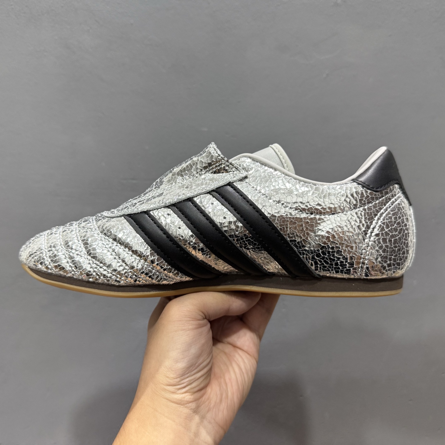 adidas originals Taekwondo 阿迪的Taekwondo既有复古跆拳道鞋的筋骨感 JQ9664