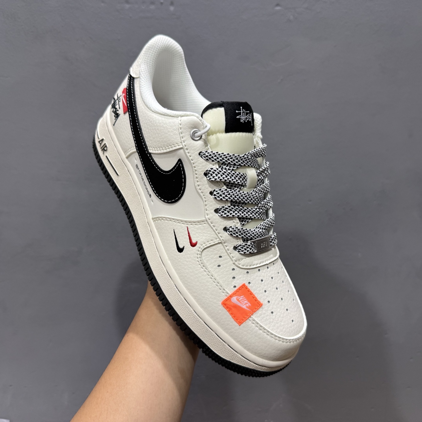 NIke Air Force 1 '07 Low “斯图西联名--米黑织布标”空军一号 低帮 运动鞋 SJ6698-011
