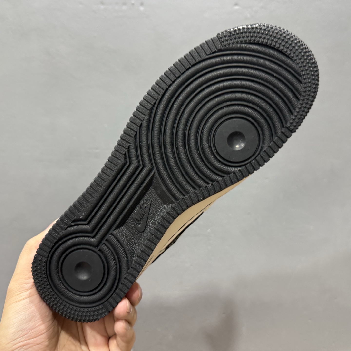 NIke Air Force 1 '07 Low “斯图西联名--米黑织布标”空军一号 低帮 运动鞋 SJ6698-011