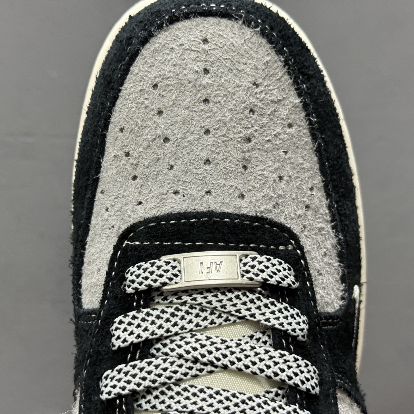 NIke Air Force 1 '07 Low “斯图西联名--米黑织布标”空军一号 低帮 运动鞋 SJ6698-017