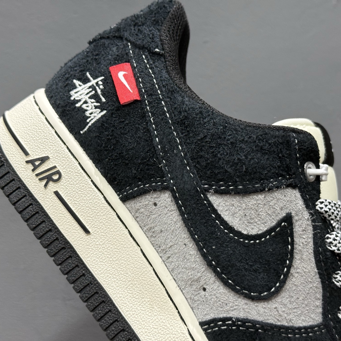 NIke Air Force 1 '07 Low “斯图西联名--米黑织布标”空军一号 低帮 运动鞋 SJ6698-017