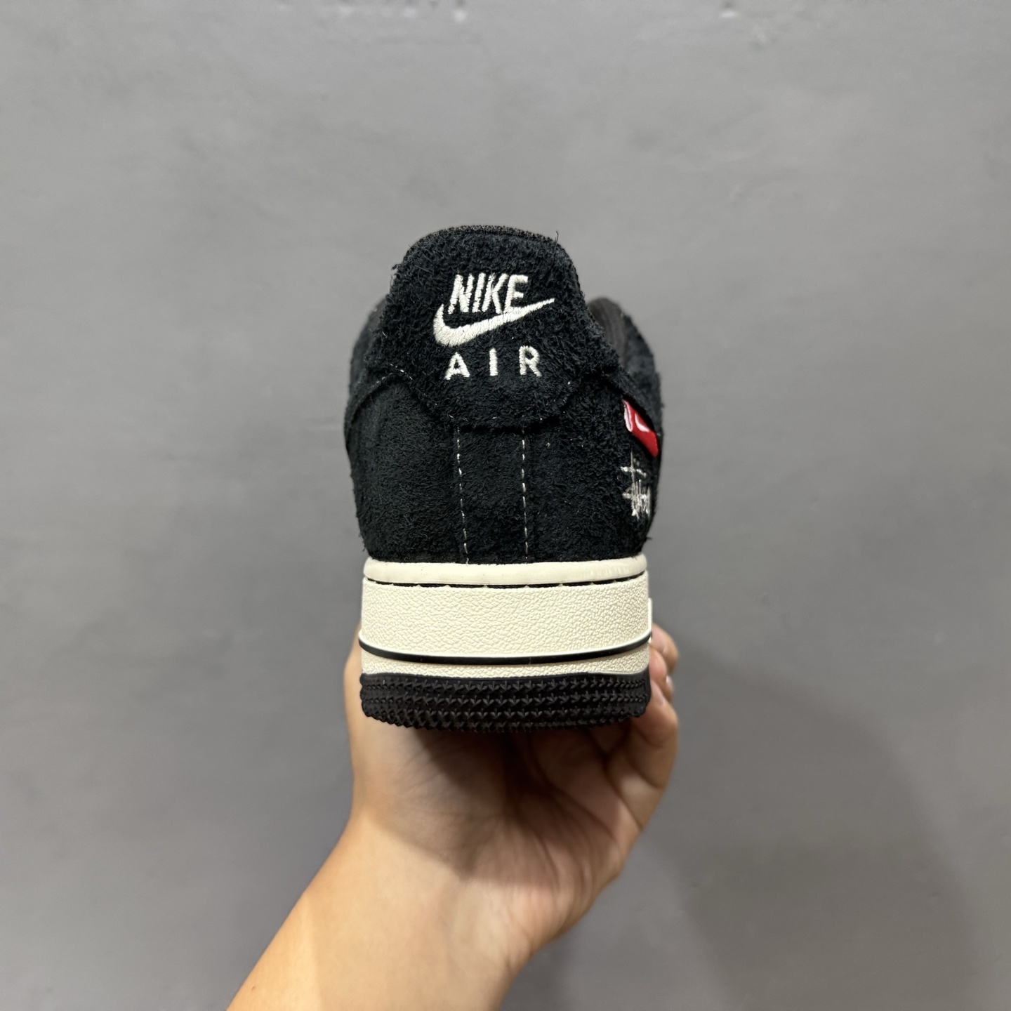 NIke Air Force 1 '07 Low “斯图西联名--米黑织布标”空军一号 低帮 运动鞋 SJ6698-017