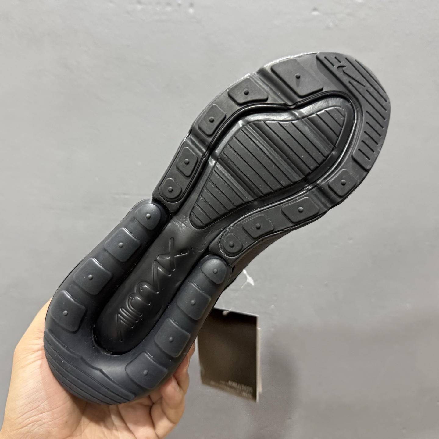 180 Nike Air Max 270混合科技透气后掌半气垫慢跑鞋 AH8050-005