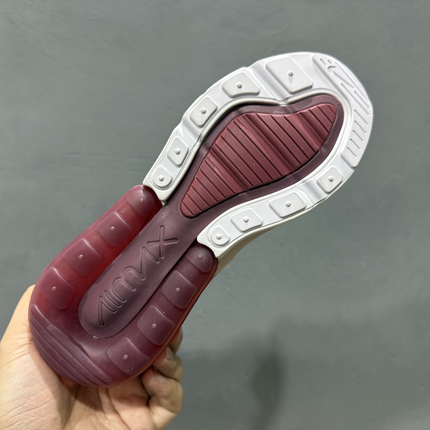 180 Nike Air Max 270混合科技透气后掌半气垫慢跑鞋 AH6789-601