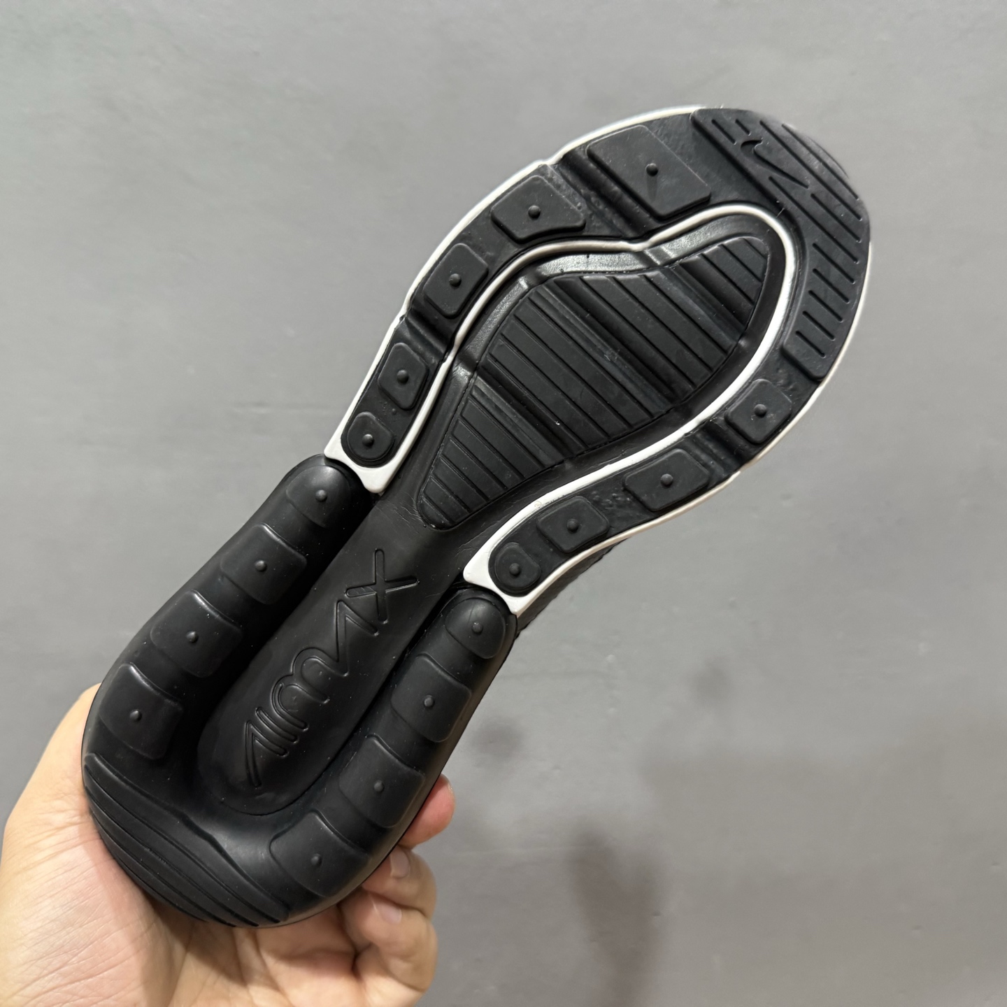 Nike Air Max 270科技后掌半气垫休闲运动慢跑鞋 AQ9164-004