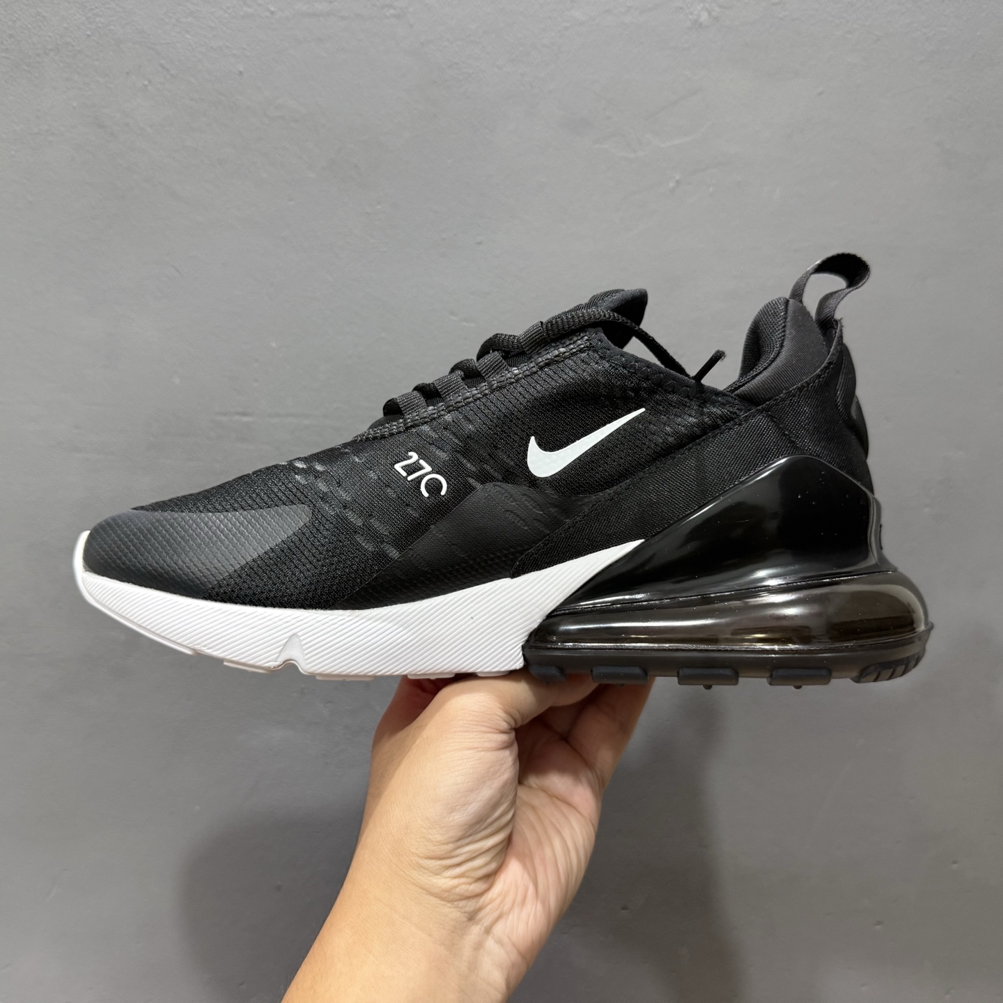 Nike Air Max 270混合科技透气后掌半气垫慢跑鞋 AH8050-002