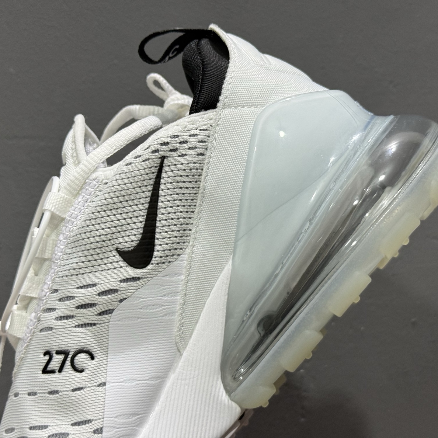 Nike Air Max 270混合科技透气后掌半气垫慢跑鞋 AH8050-100