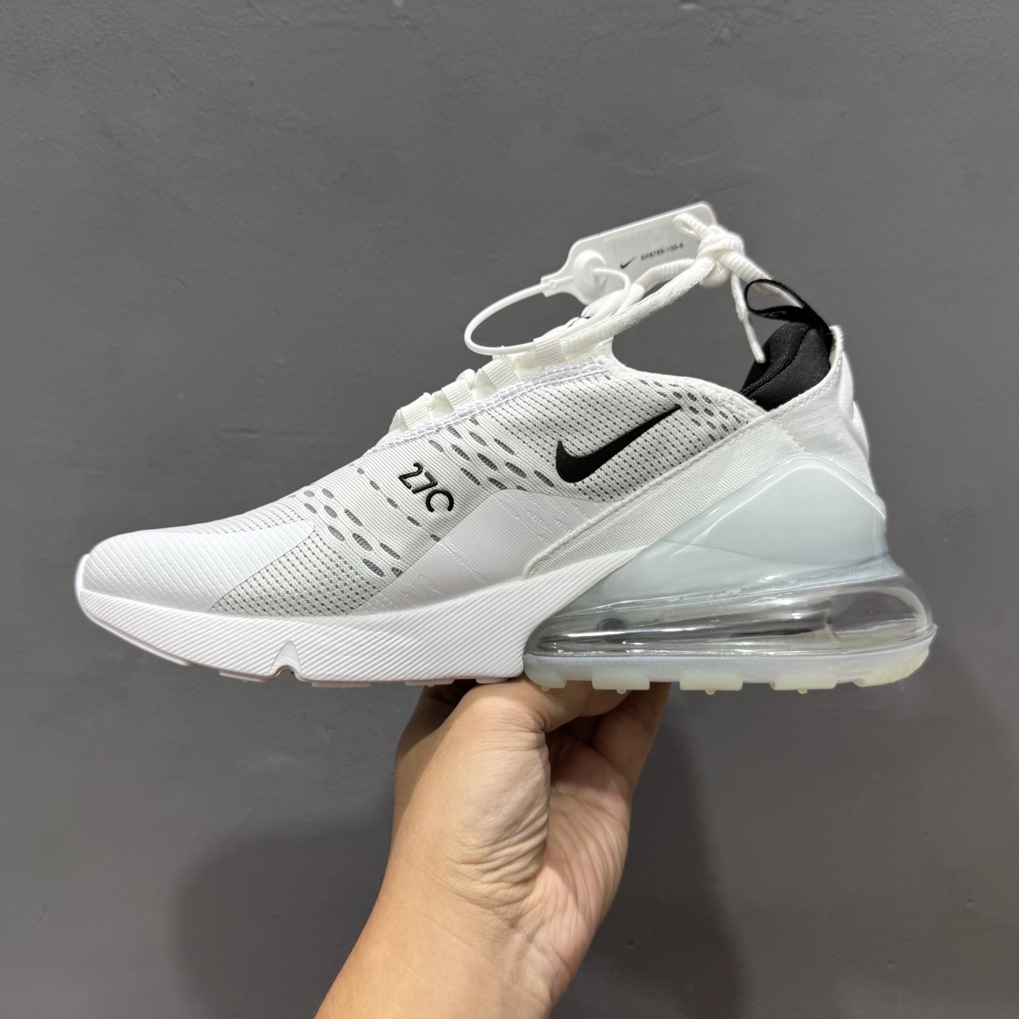 Nike Air Max 270混合科技透气后掌半气垫慢跑鞋 AH8050-100