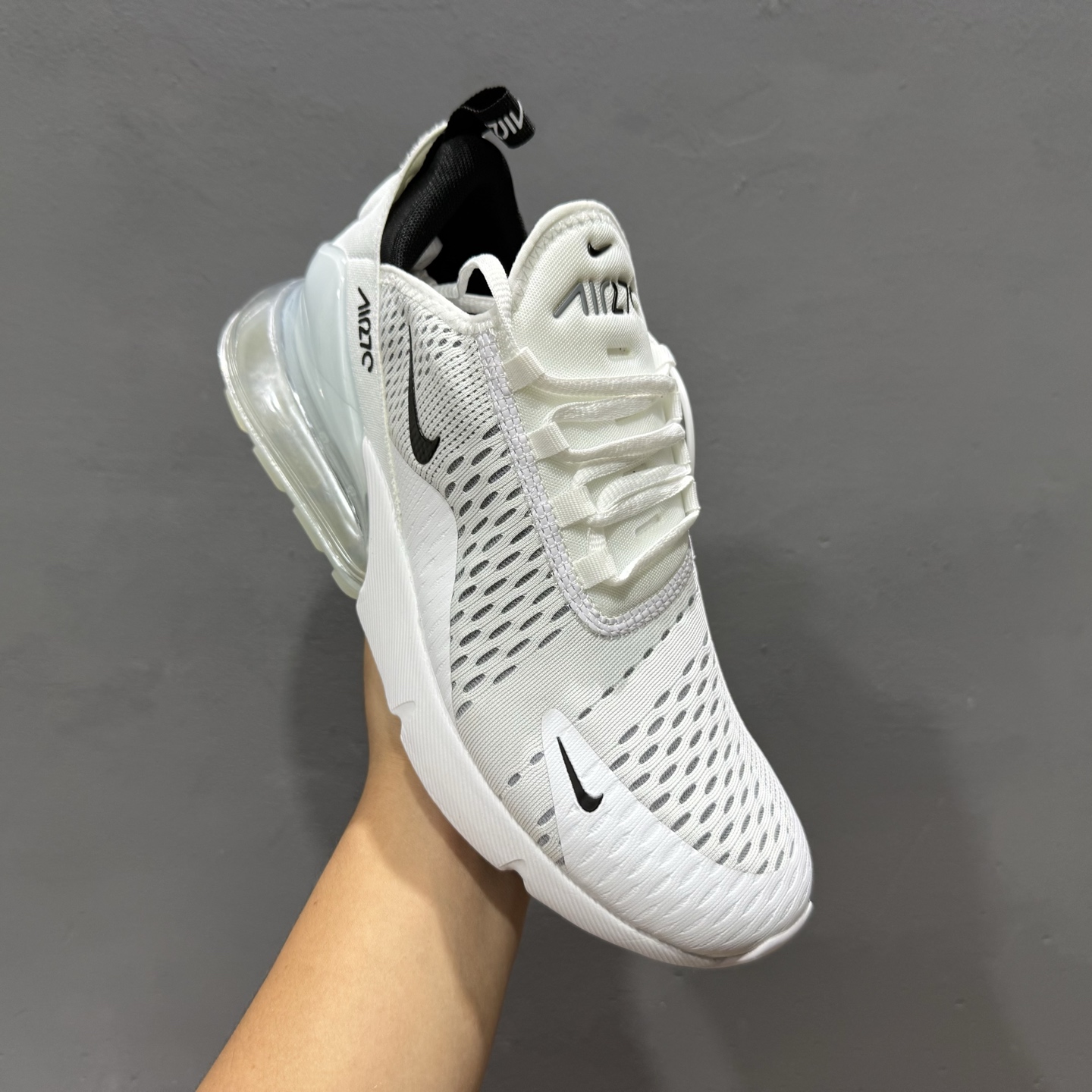 Nike Air Max 270混合科技透气后掌半气垫慢跑鞋 AH8050-100