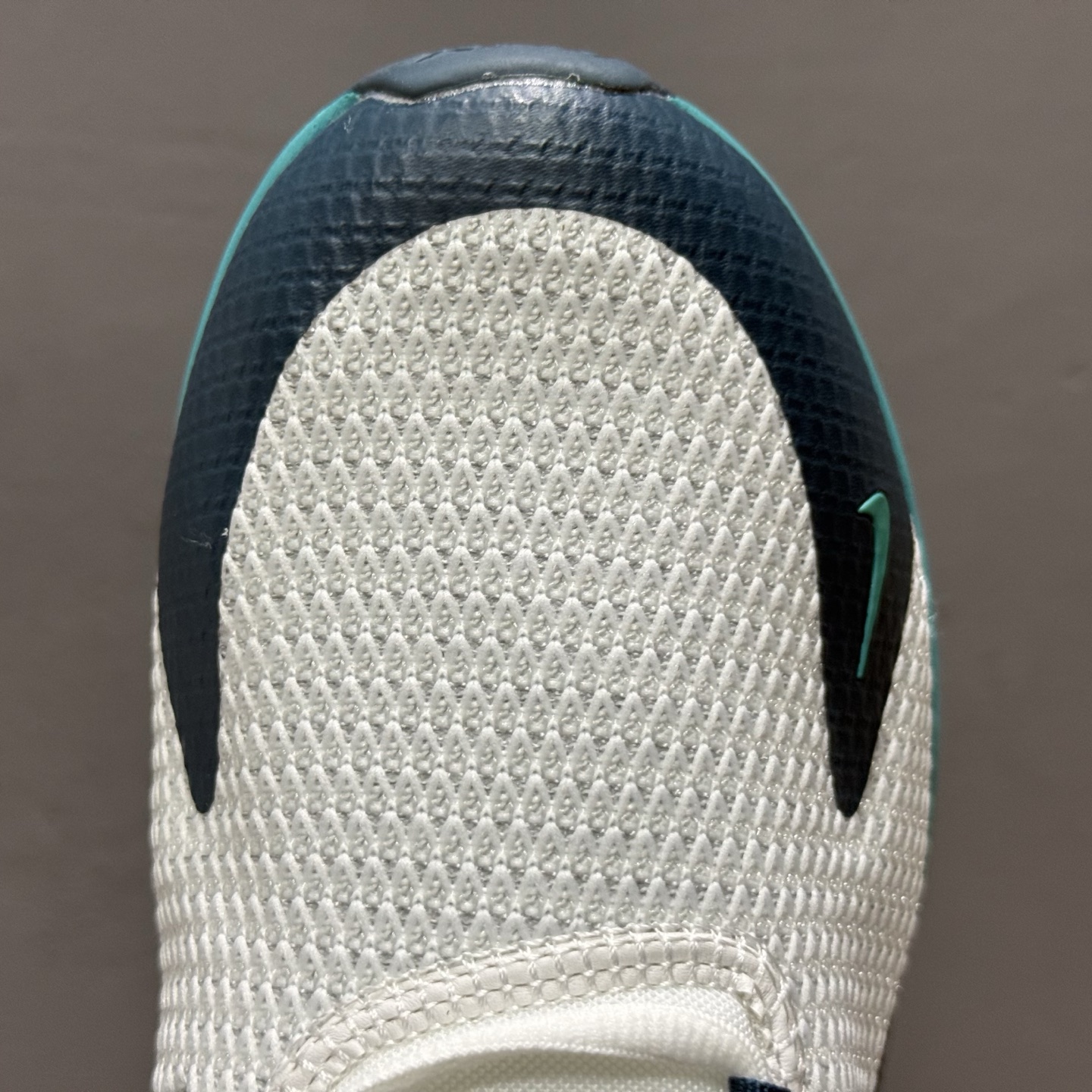 Nike Air Max 270科技后掌半气垫休闲运动慢跑鞋 AQ9164-102