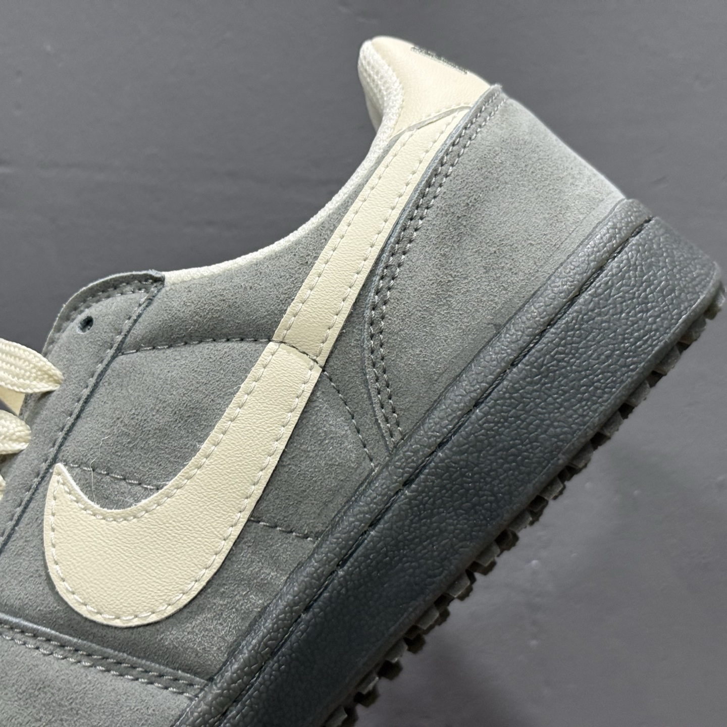 Nike Field General 82 Snake Skin Swoosh 舒适百搭薄底 复古休闲板鞋 IF0666-300