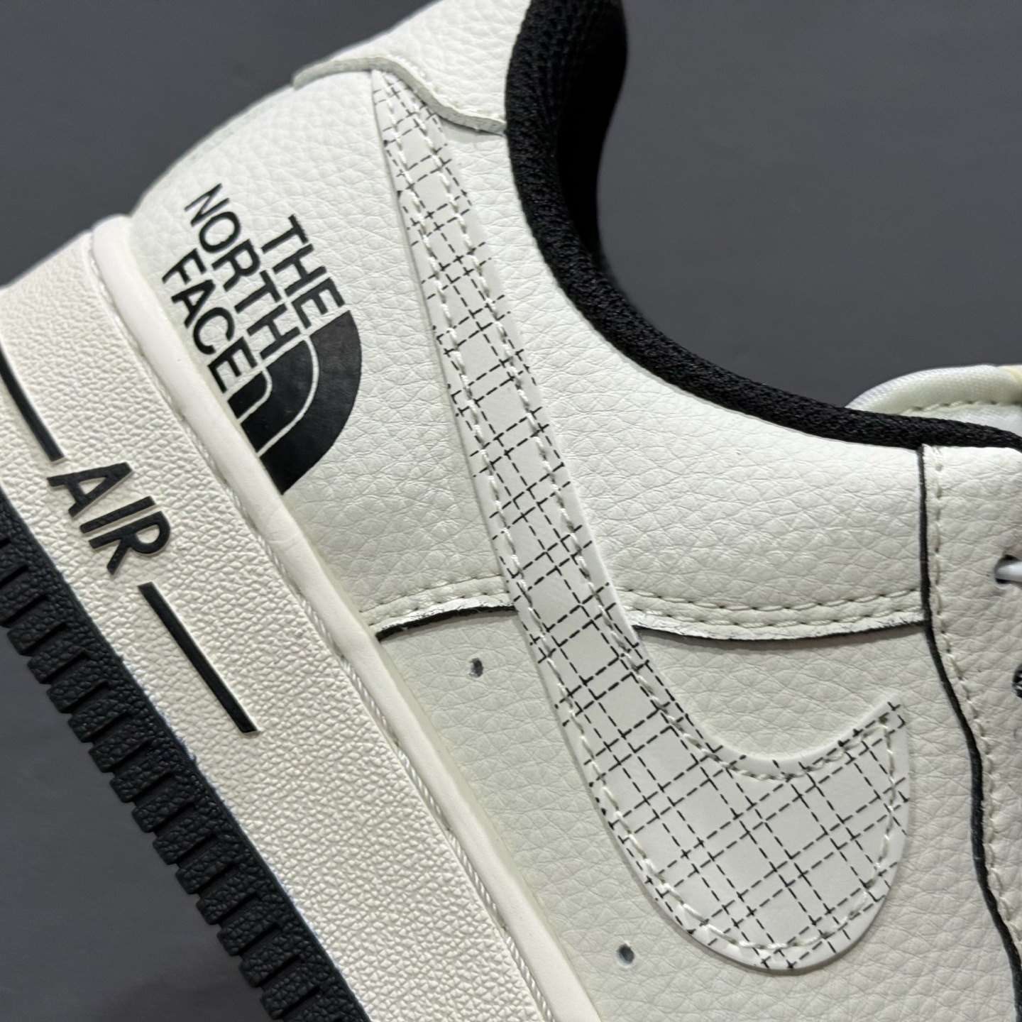 Nike Air Force 1'07 Low 北面联名 米黑网格 空军一号低帮休闲板鞋 JP8028-007