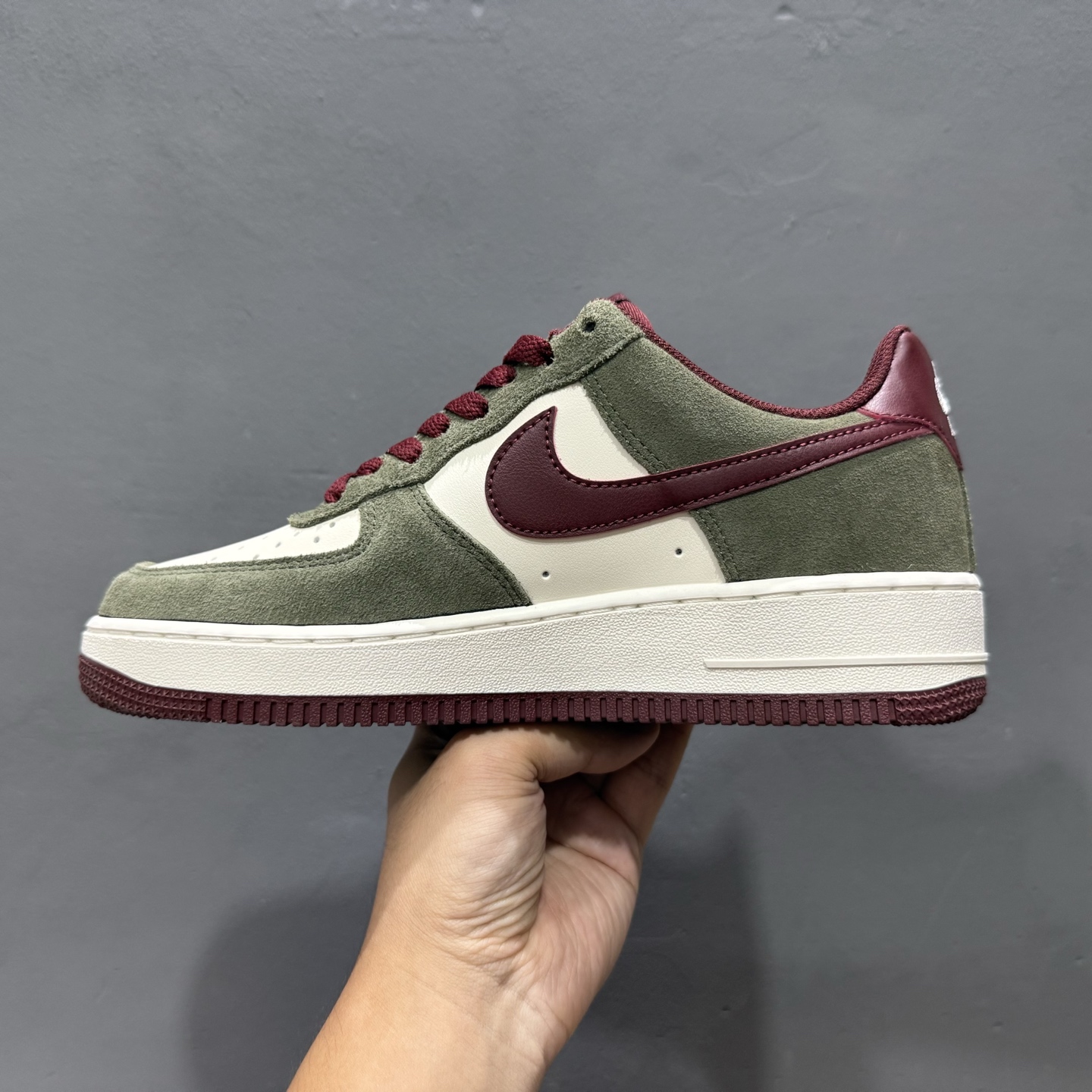Nike Air Force 1'07 Low 空军一号低帮休闲板鞋 FQ8714-302