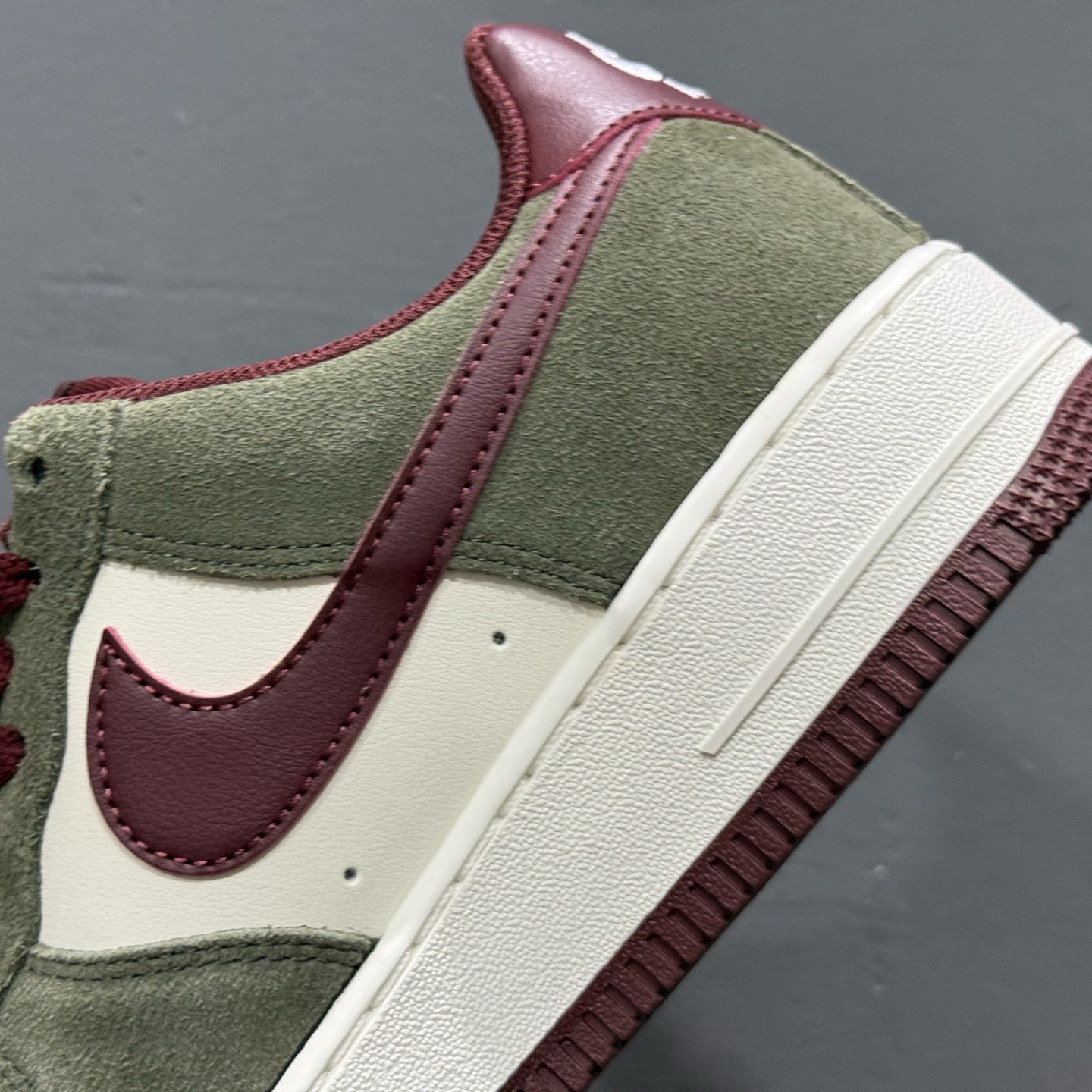 Nike Air Force 1'07 Low 空军一号低帮休闲板鞋 FQ8714-302