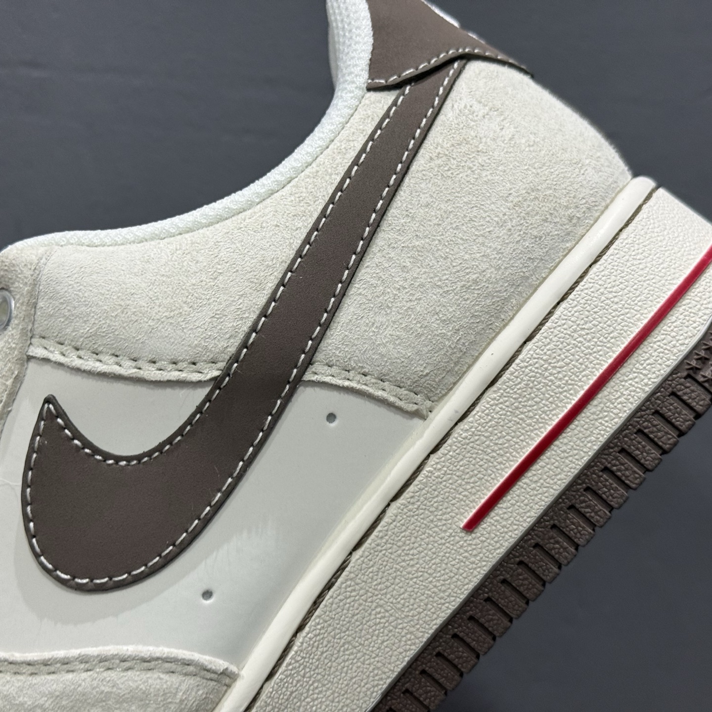 200 NIke Air Force 1 '07 Low “斯图西联名--米黑织布标”空军一号 低帮 运动鞋 休闲鞋 SJ6698-025