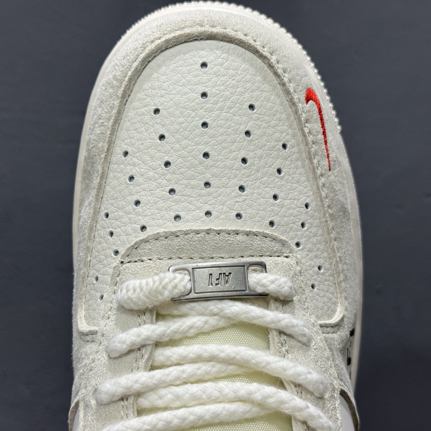 200 NIke Air Force 1 '07 Low “斯图西联名--米黑织布标”空军一号 低帮 运动鞋 休闲鞋 SJ6698-025