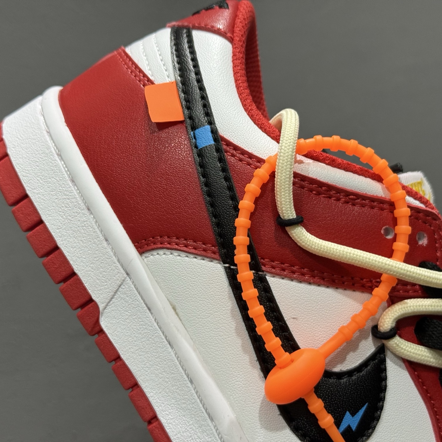 定制球鞋 Nike Dunk 闪电警戒 米黑红 DD1391-602