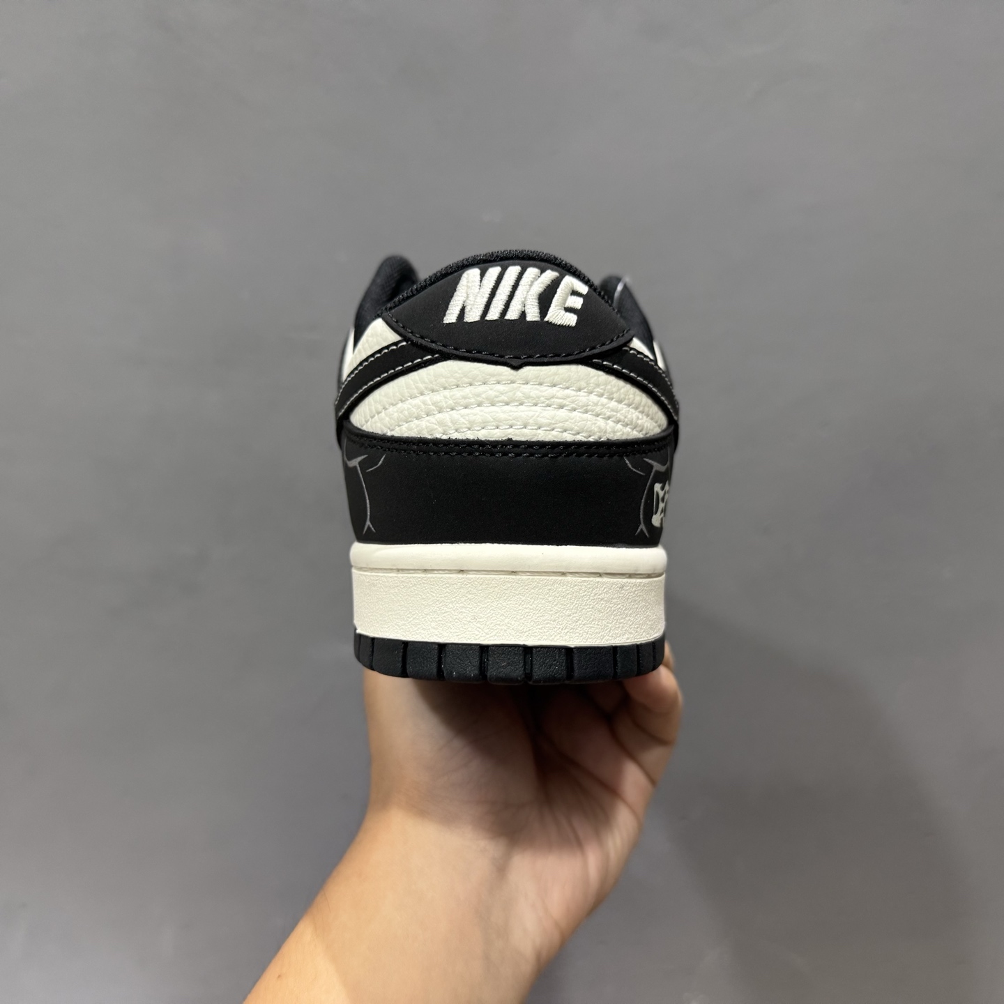 NIKE SB Dunk Low “联名款” XD6188-051