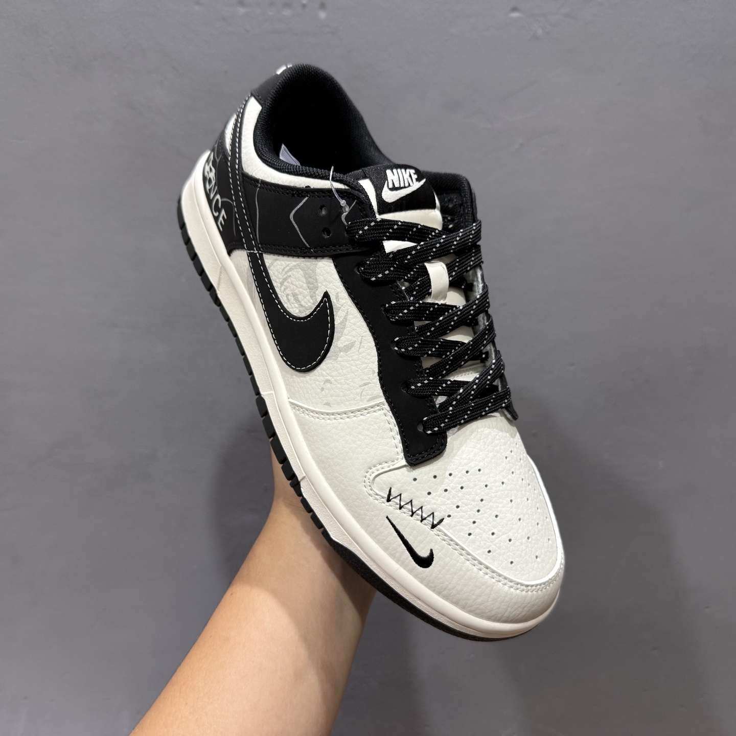 NIKE SB Dunk Low “联名款” XD6188-051