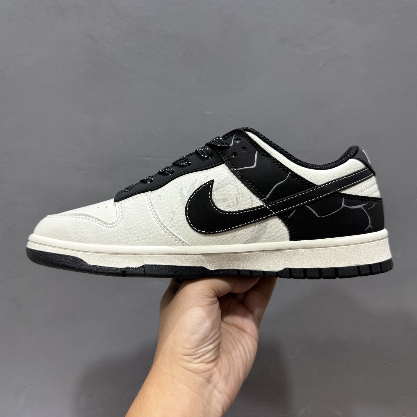 NIKE SB Dunk Low “联名款” XD6188-051