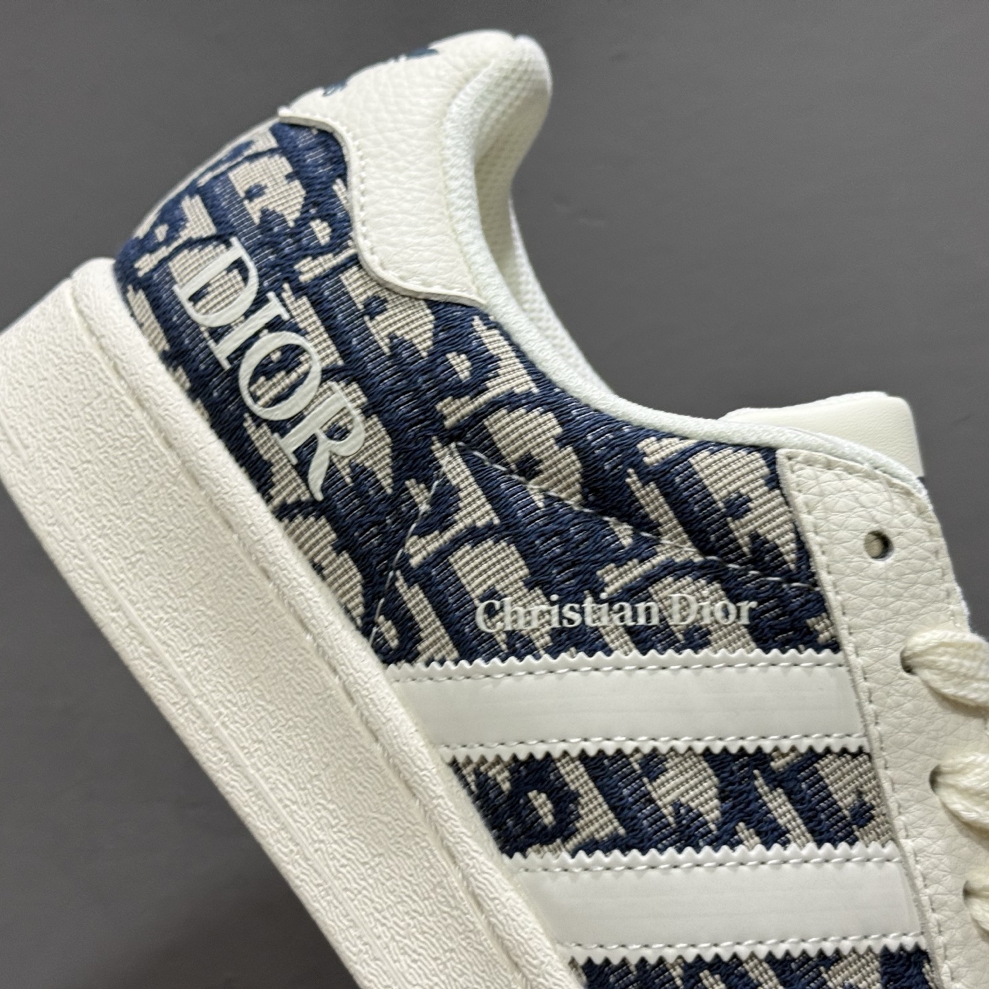 Adidas Originals Superstar 联名款贝壳头 JY8913
