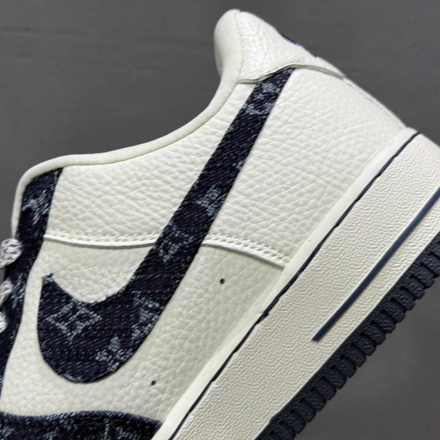Louis Vuitton x NIke Air Force 1 深蓝牛仔 SC0601-553