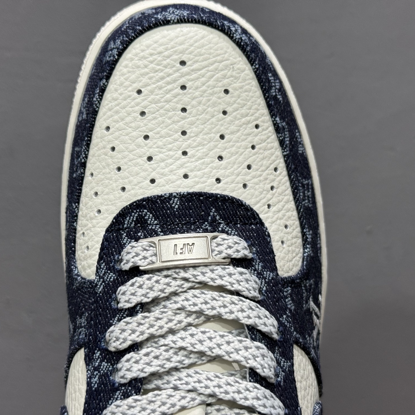 Louis Vuitton x NIke Air Force 1 深蓝牛仔 SC0601-553