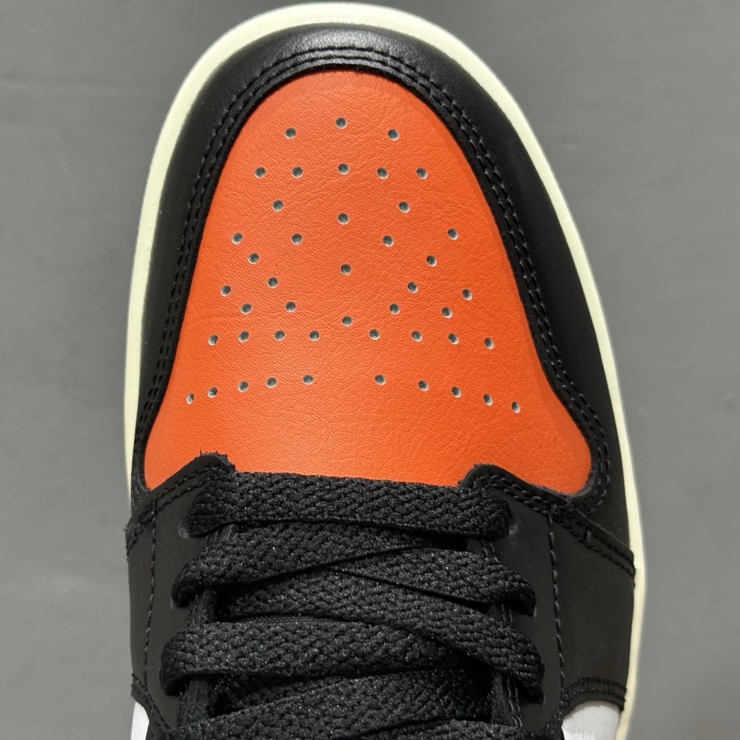 过验版本 Air Jordan 1 Low AJ1 黑白橘 低帮文化休闲板鞋 553558-081