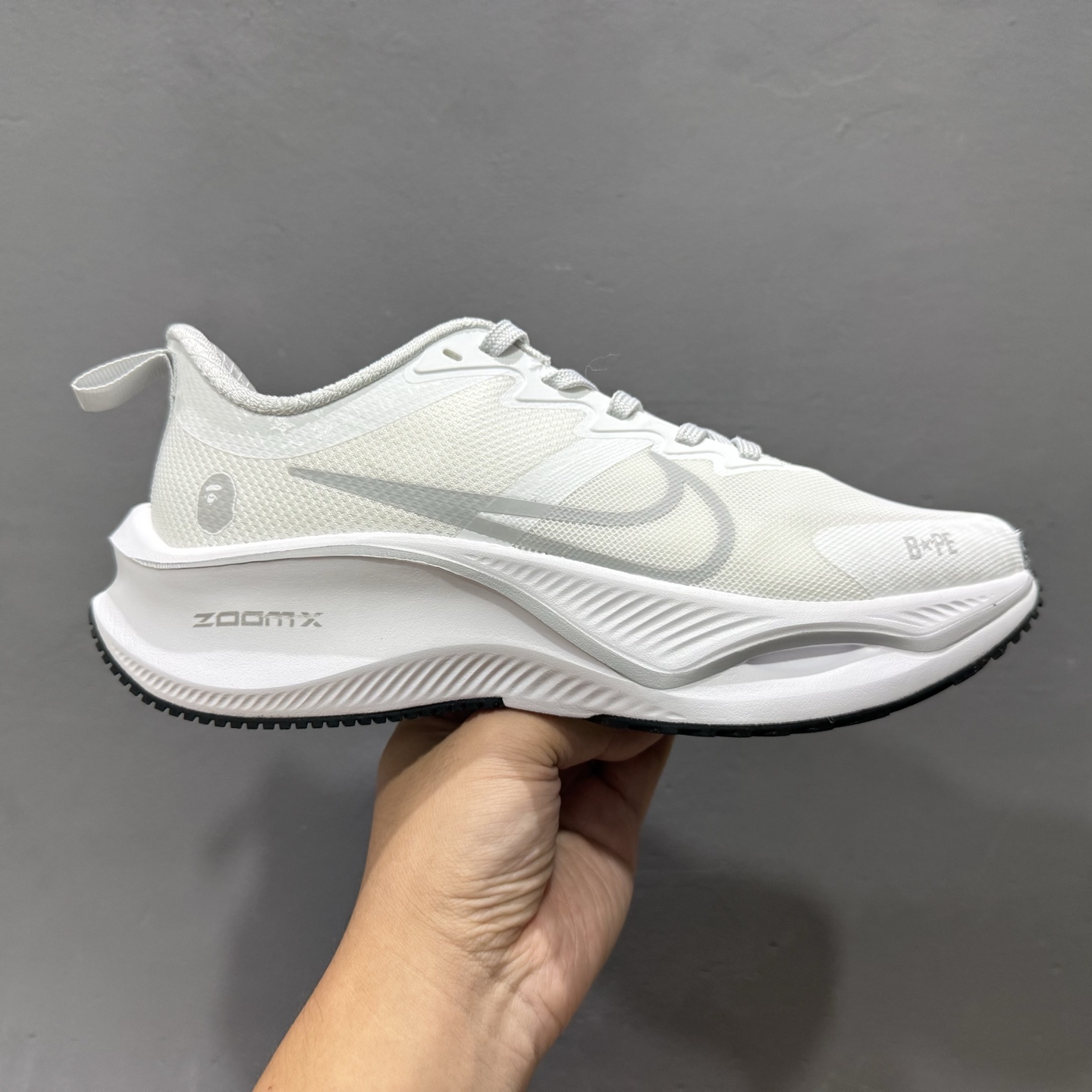 200 NIKE ZOOM PLUS 跑鞋 兼顾迅疾外观和稳固脚感 CK4318-151