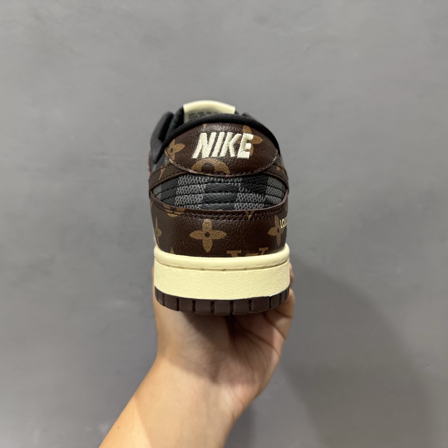 Nike SB Dunk Low LV联名 灰咖啡 高端定制 低帮休闲板鞋 SC0601-453