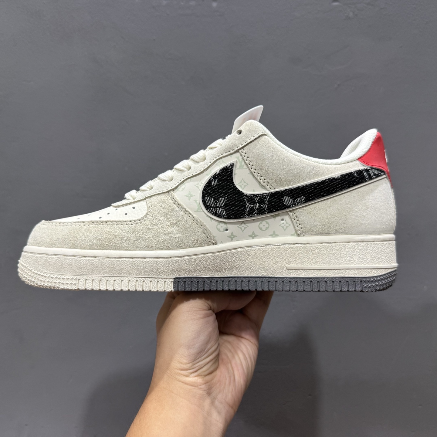 Nike Air Force 1'07 Low LV联名 猪八米灰红 空军一号低帮休闲板鞋 MZ9588-806