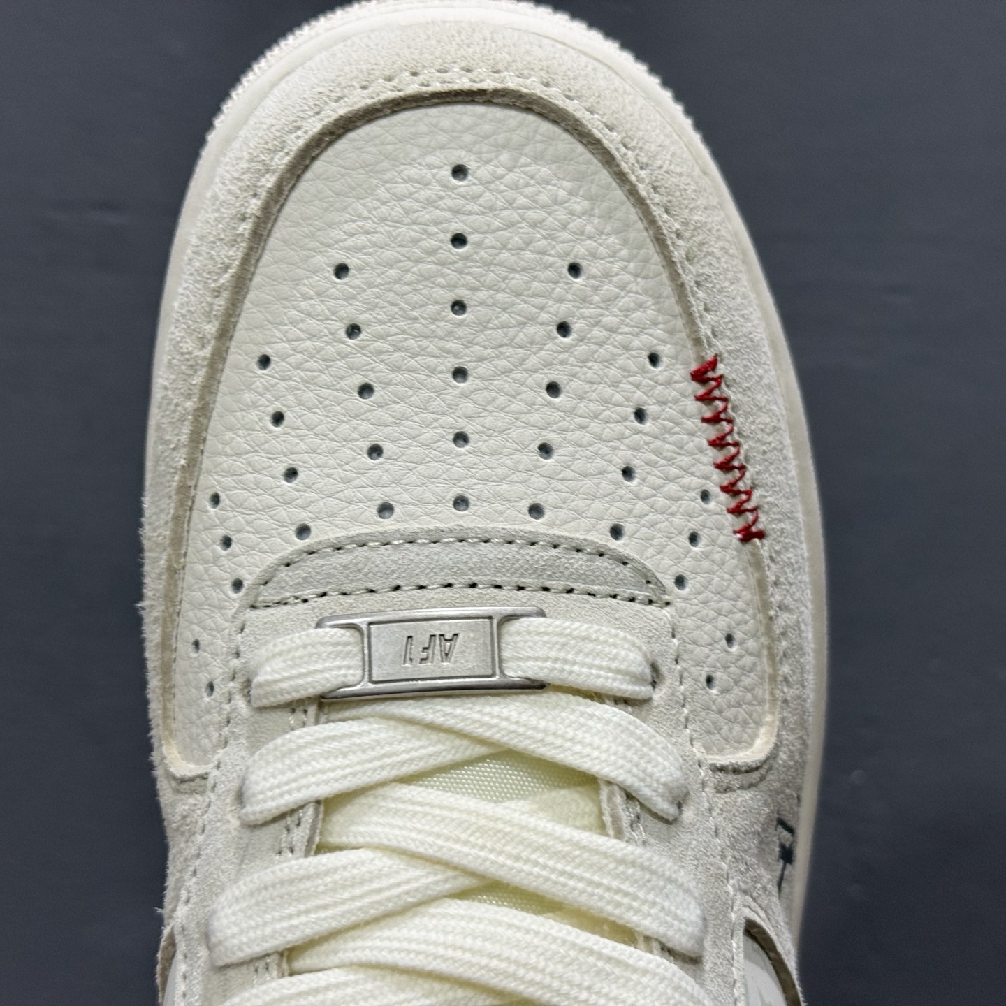 Nike Air Force 1'07 Low LV联名 猪八米灰红 空军一号低帮休闲板鞋 MZ9588-806
