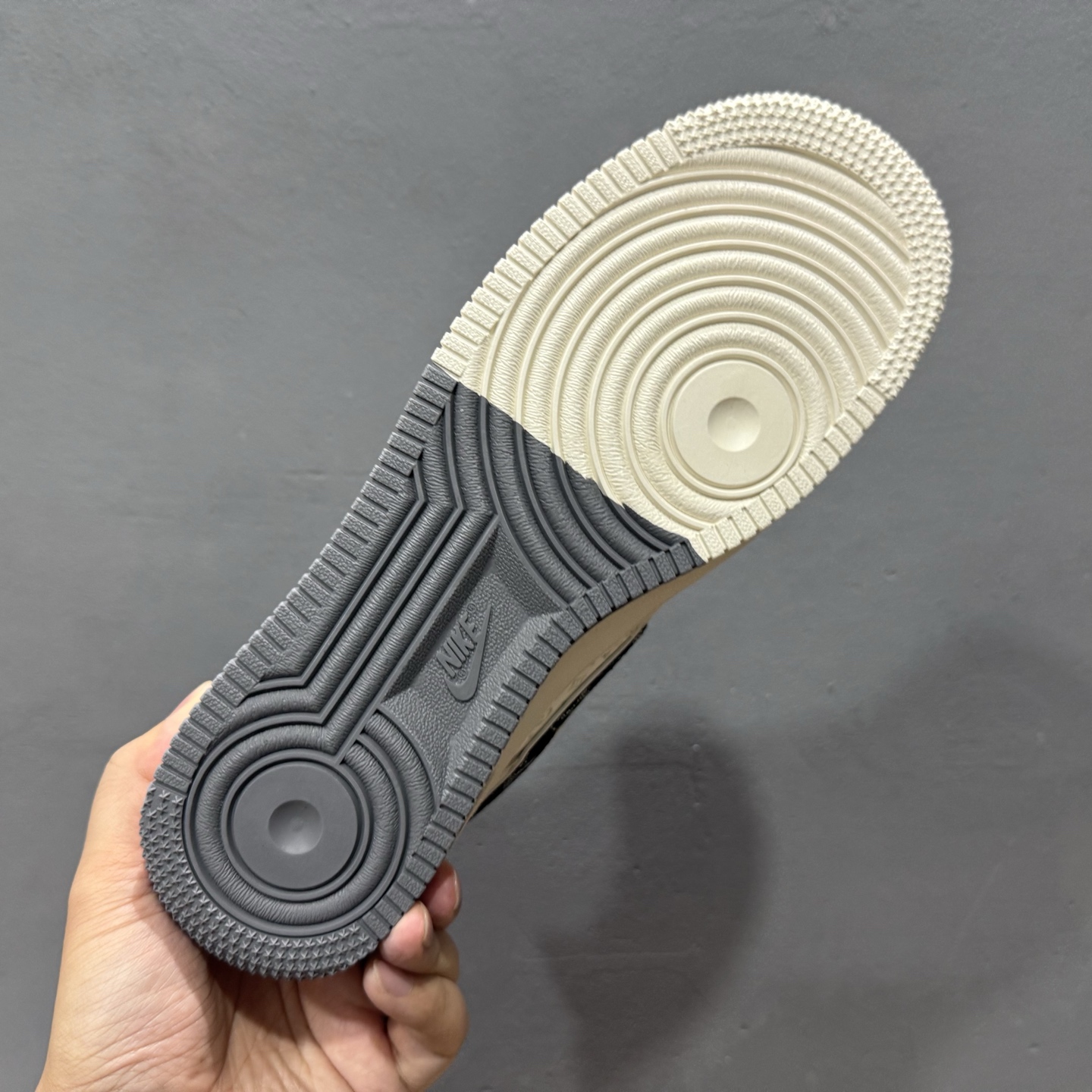 Nike Air Force 1'07 Low LV联名 猪八米灰红 空军一号低帮休闲板鞋 MZ9588-806