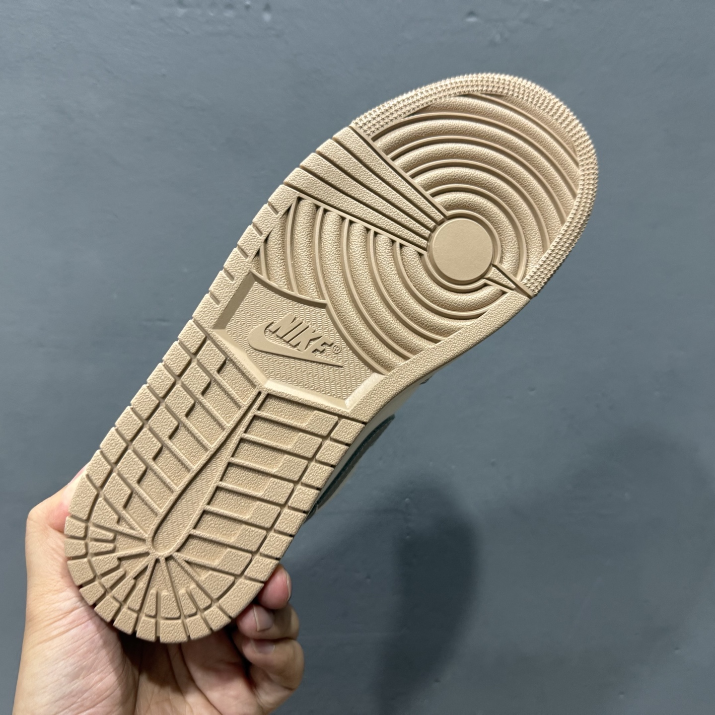 过验版本 Air Jordan 1 Low AJ1 乔1米灰色 低帮复古文化篮球鞋 553558-169