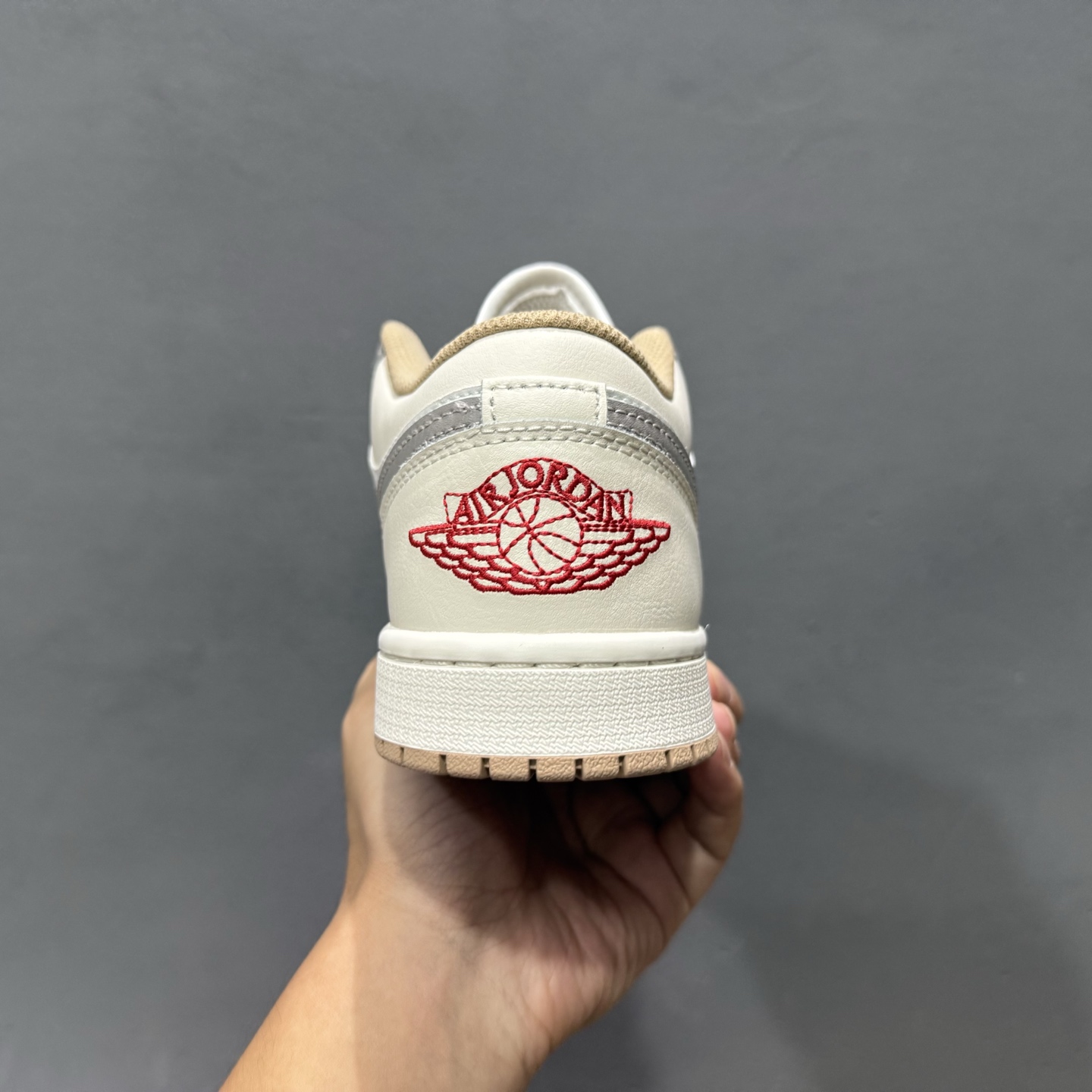 过验版本 Air Jordan 1 Low AJ1 乔1米灰色 低帮复古文化篮球鞋 553558-169
