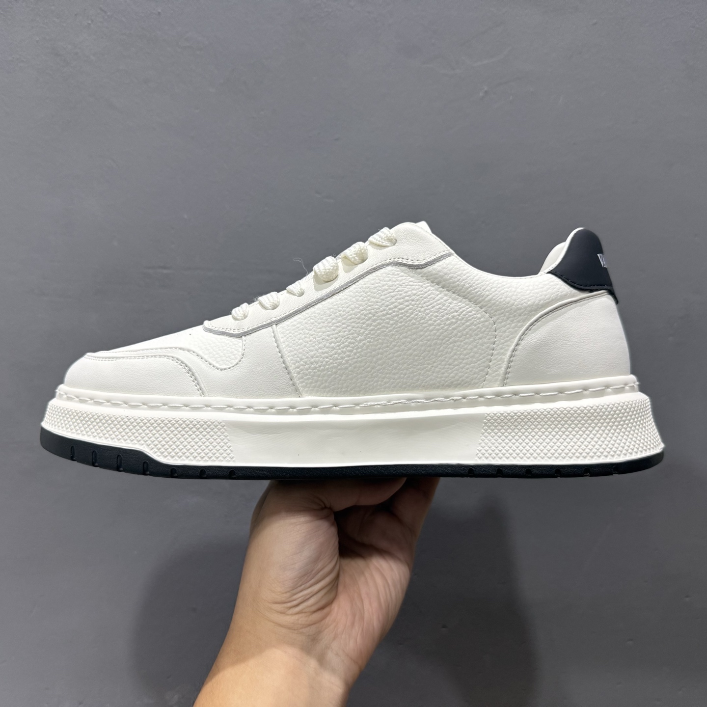 广东纯原版本 Valentino 华伦天奴 Rockstud untitled 厚底休闲铆钉小白鞋