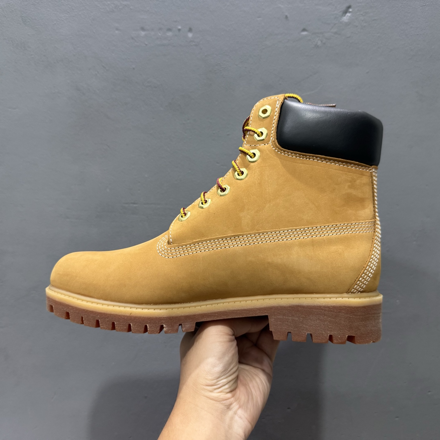 天伯伦Timberland 6 Inch Leather Boots添柏岚经典户外6英寸大黄靴“OG麦黄黑”TB010061-713
