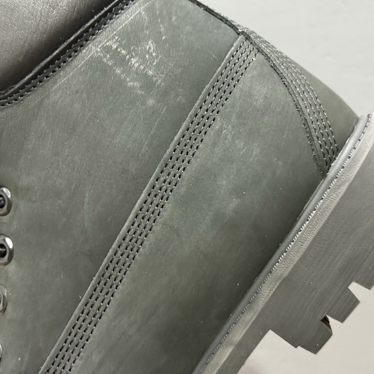 天伯伦Timberland 6 Inch Leather Boots添柏岚经典户外6英寸大黄靴“OG麦黄黑”TB010063-713