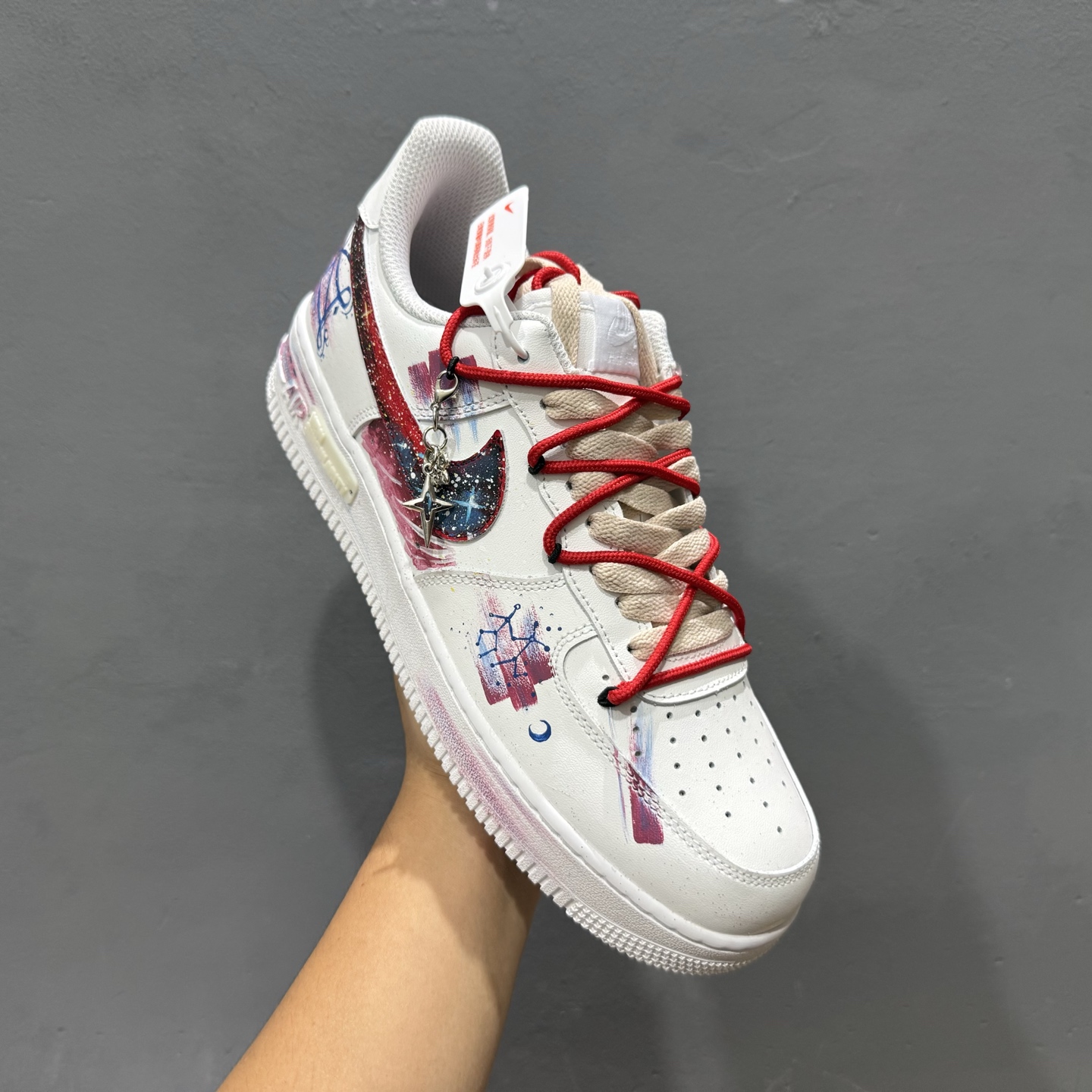 ￥260 Nike Air Force 1'07 Low ”Gemini” 手绘涂鸦十二星座系列 双子座 空军一号低帮休闲板鞋 521-621