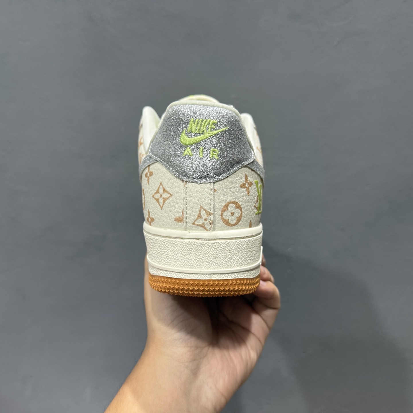 ￥260 Nike Air Force 1'07 Low LV联名 苹果绿银勾 空军一号低帮休闲板鞋 DF0188-079