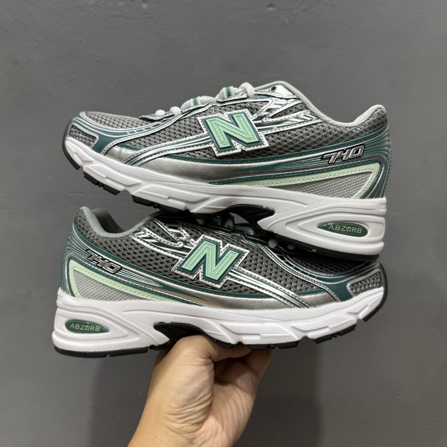 New Balance 740系列复古老爹风休闲运动慢跑鞋 U740NC2