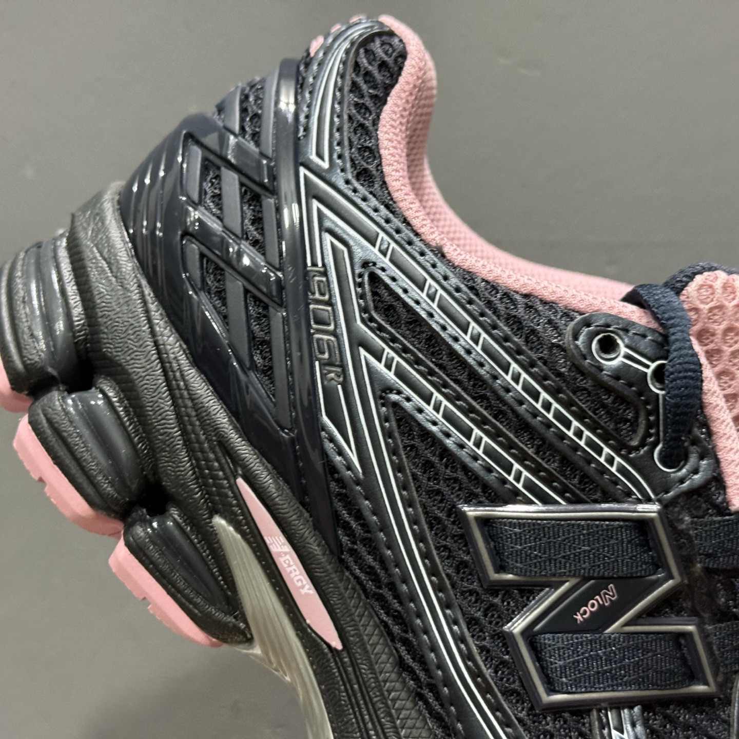 New Balance 1906系列复古老爹风休闲运动慢跑鞋 U1906RCU