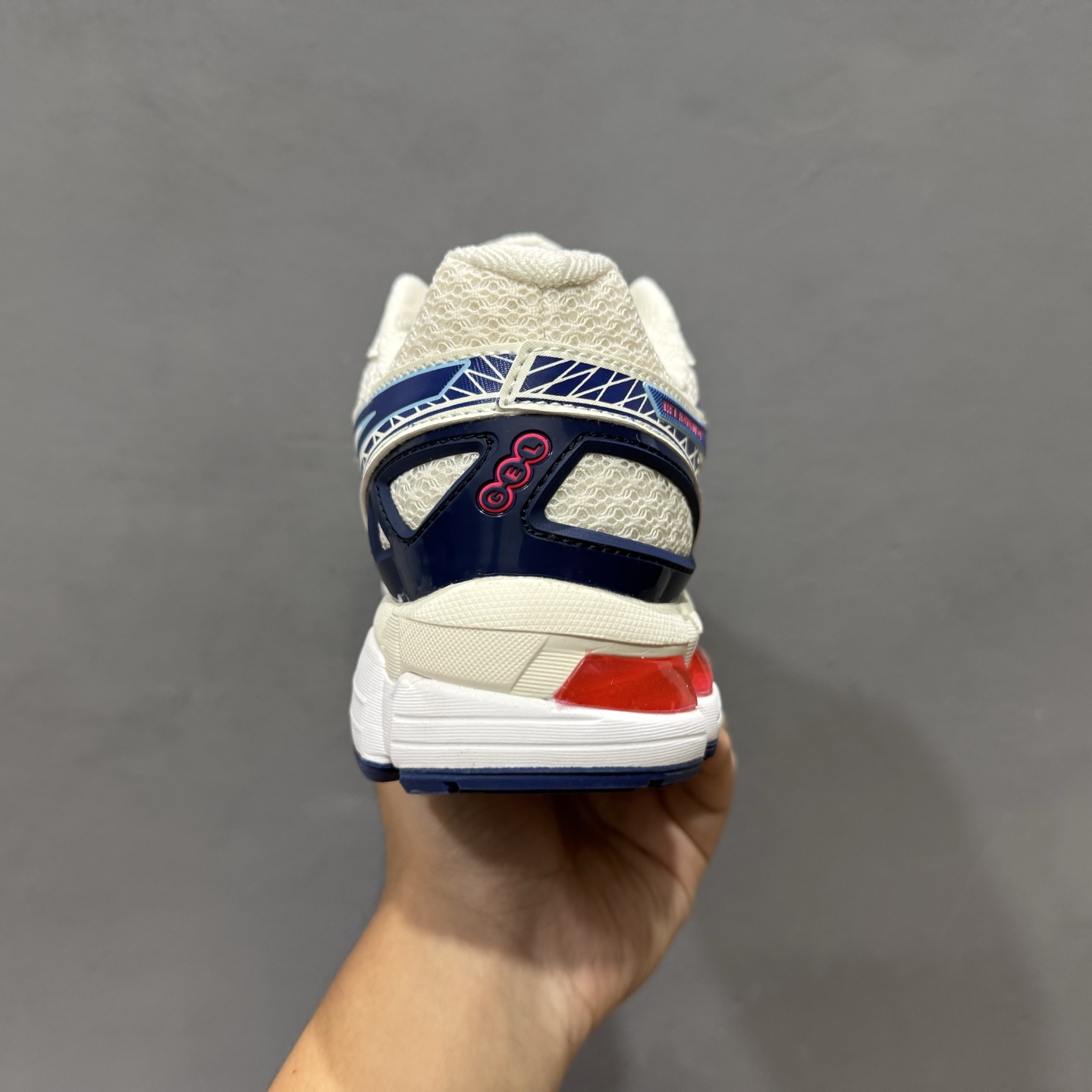 Asics Gel-Quantum 360 VIII 亚瑟士复古透气休闲鞋 1203A388-101