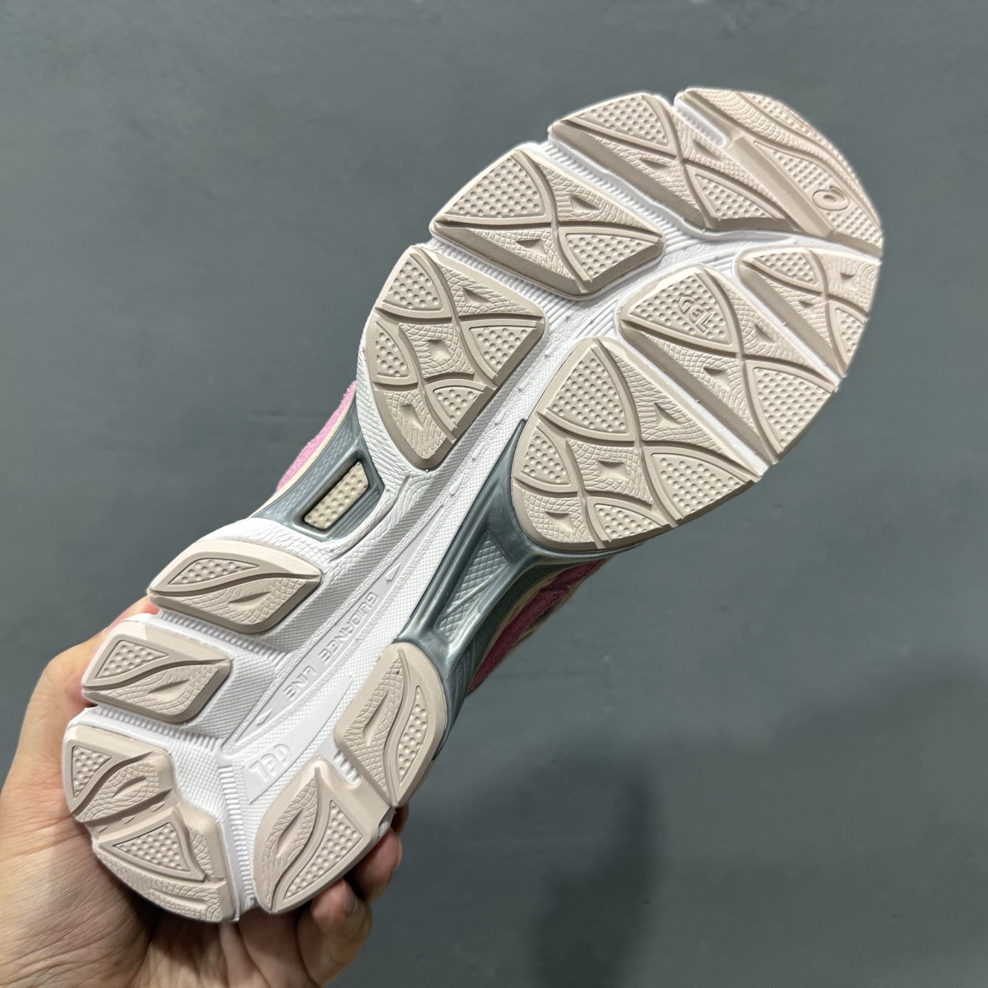 Asics Gel-Quantum 360 VIII 亚瑟士复古透气休闲鞋 1203A383-104