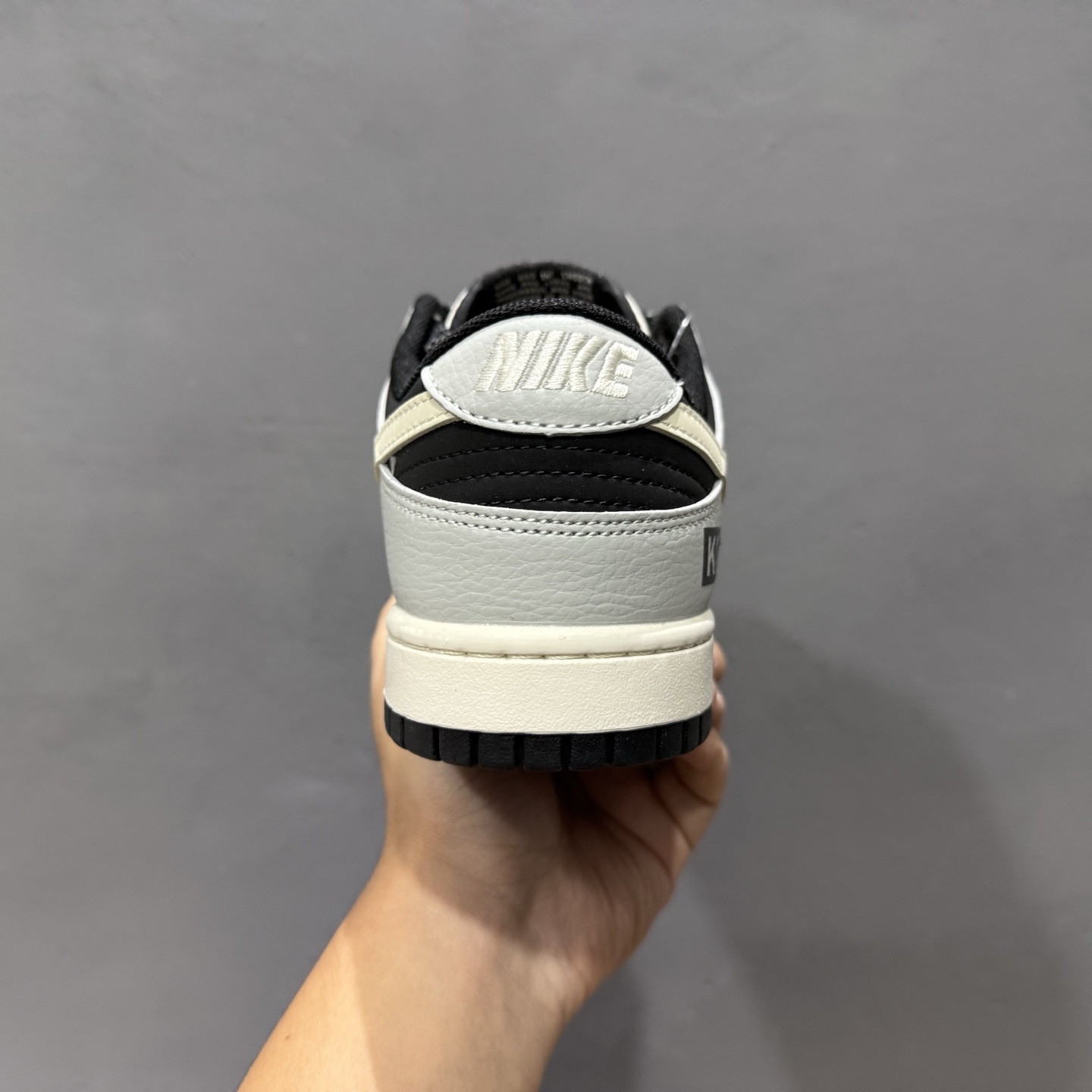KITH x Nike Dunk Low 米黑灰三勾 QW5836-012
