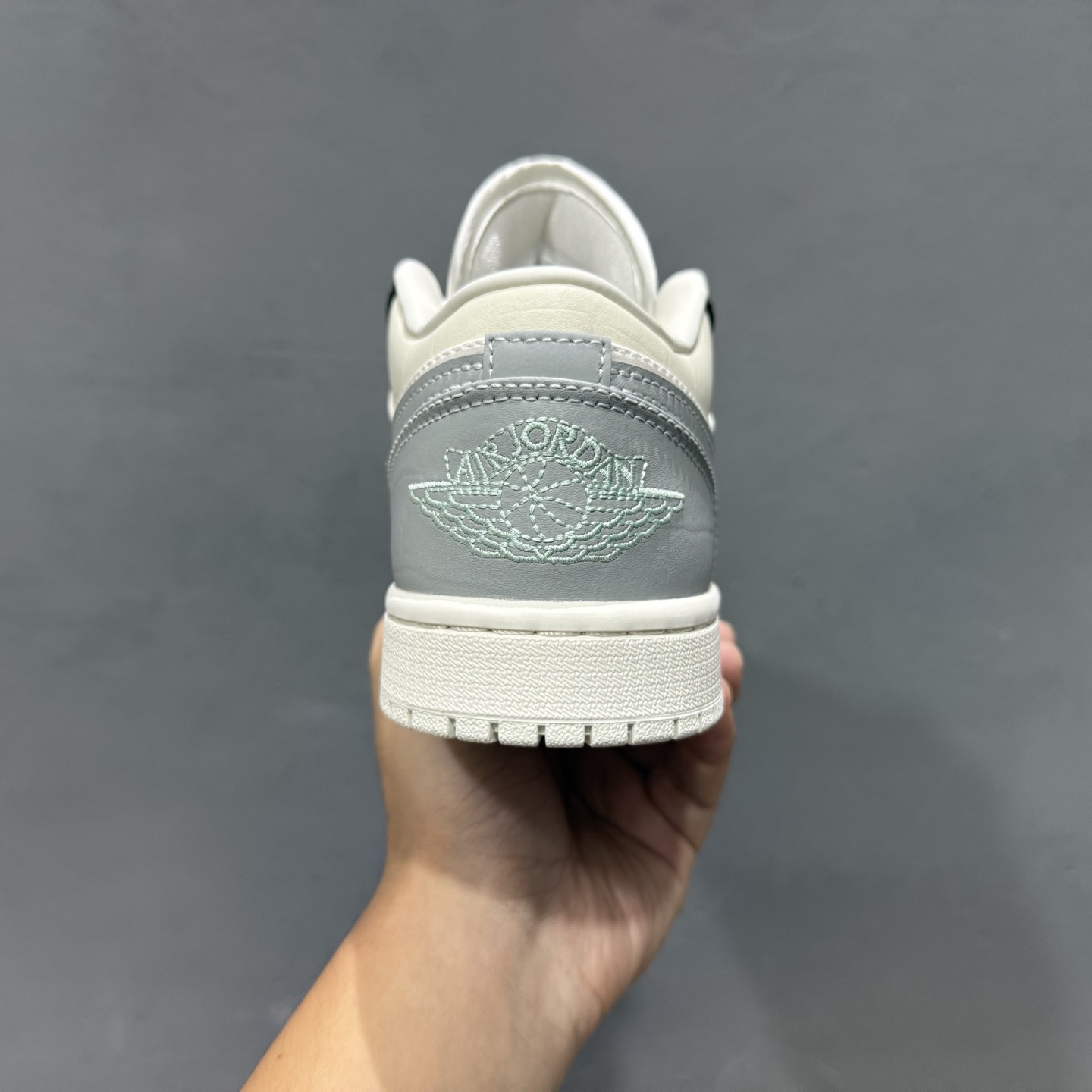 过验版本 Air Jordan 1 Low AJ1 乔1白灰绿色 低帮复古文化篮球鞋 IO2242-101