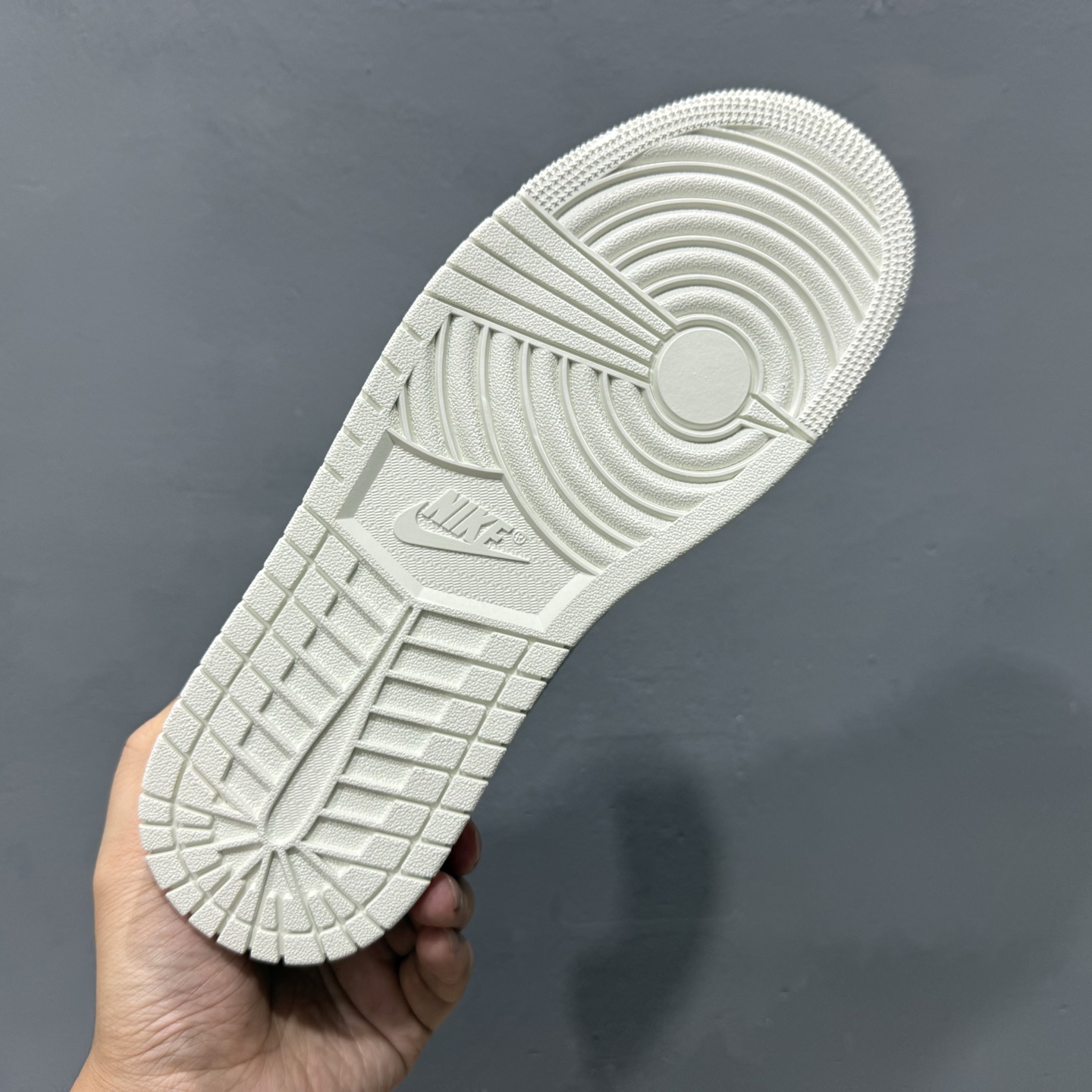 过验版本 Air Jordan 1 Low AJ1 乔1白灰绿色 低帮复古文化篮球鞋 IO2242-101