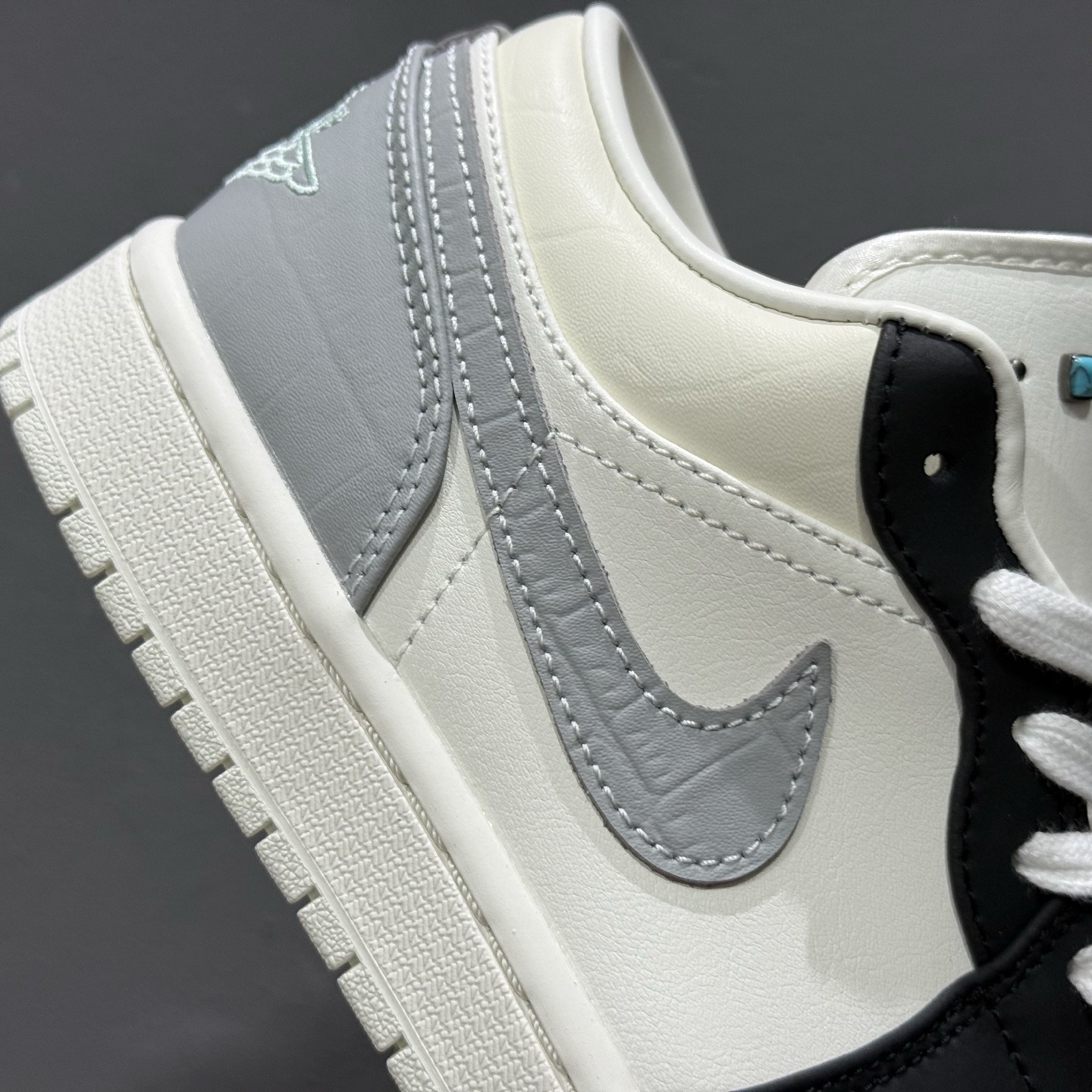 过验版本 Air Jordan 1 Low AJ1 乔1白灰绿色 低帮复古文化篮球鞋 IO2242-101