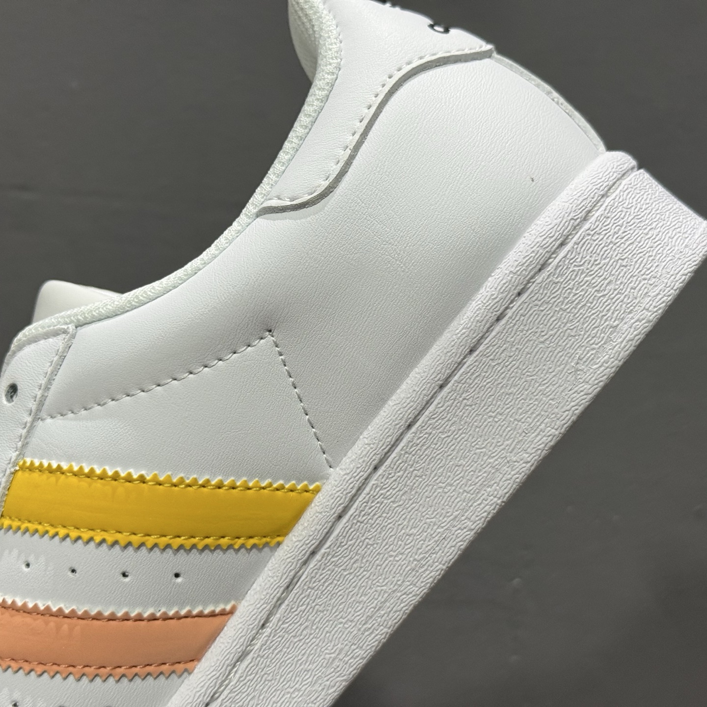 Adidas Originals Superstar 联名款贝壳头 bz2537